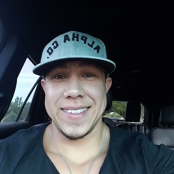 Meet your Posher, Derrick - Picture 1 of 1